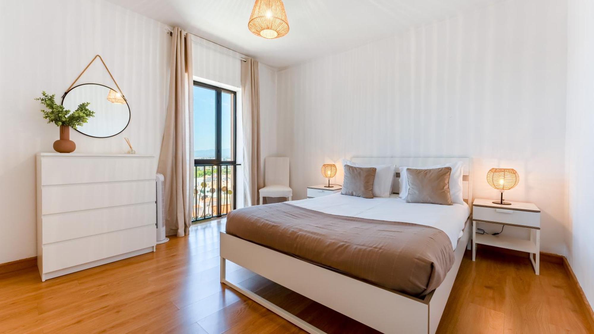 Bright & Cozy In By Lovelystay *